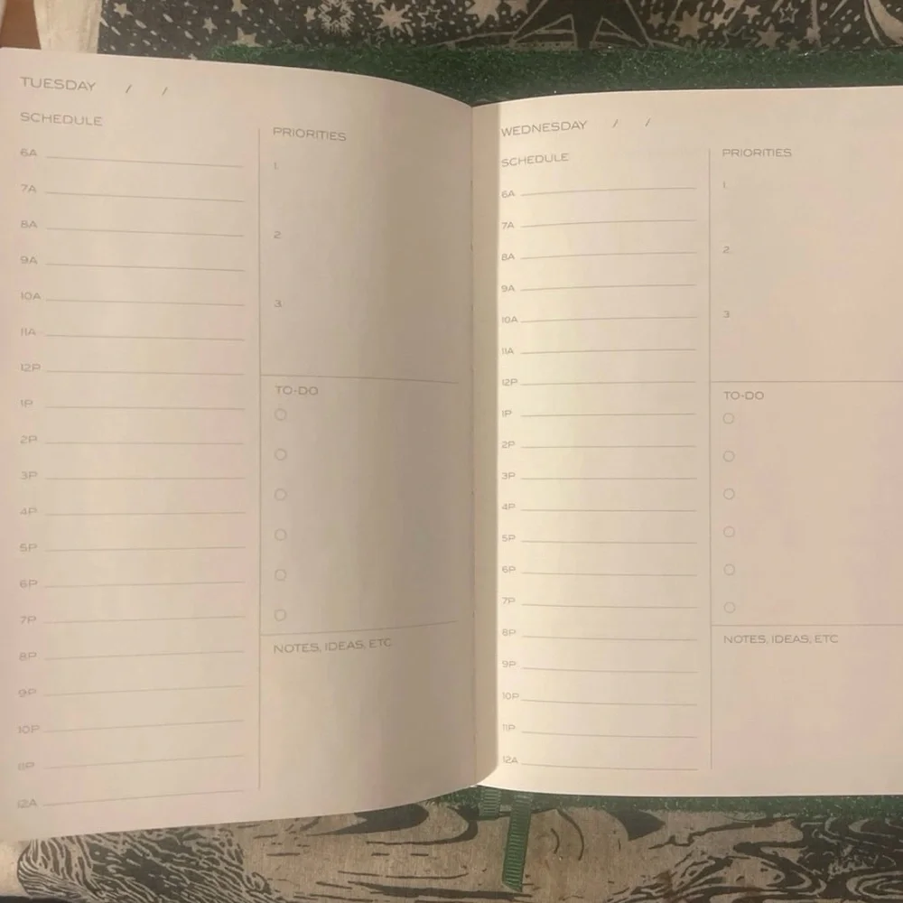 Yoomie Green Daily Planner - Hardcover Organizer